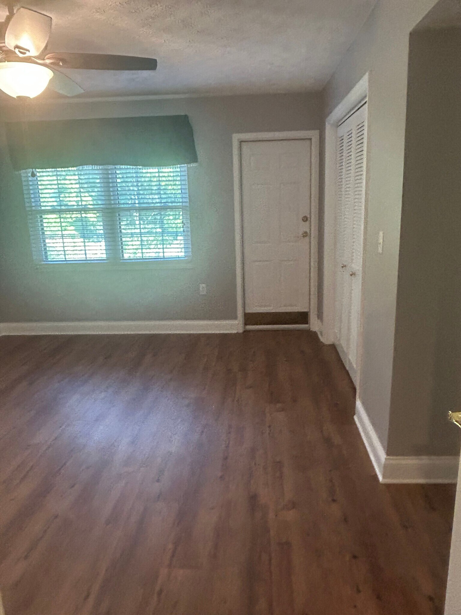 Primary bedoom - 210 Roaring Fork Ext