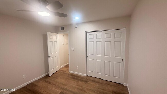 Building Photo - 3131 W Cochise Dr