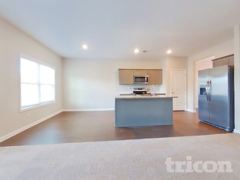 Building Photo - 142 Waters Edge Pkwy