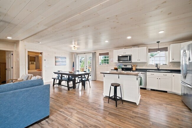Building Photo - 74 Blackmore Pond Cir