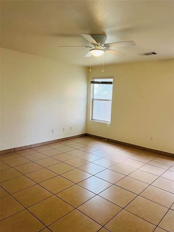 Building Photo - 703 Riverway Ln