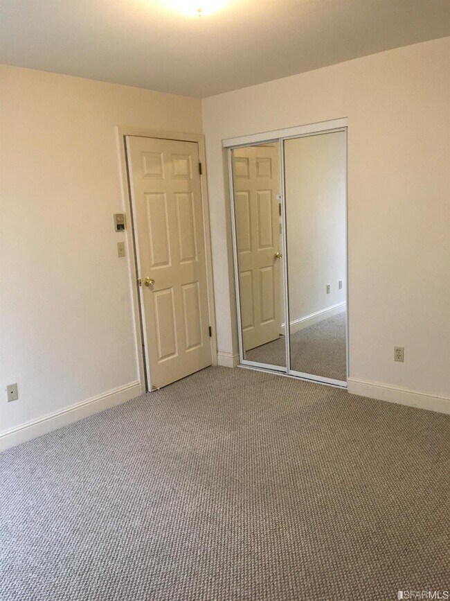 Building Photo - 1582 Taraval St