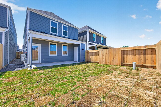Building Photo - 3511 Goldfinch Wds Dr