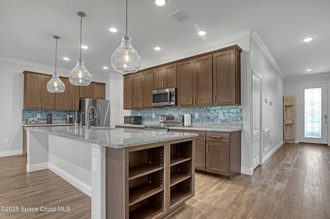 Building Photo - 4318 Lago Vis Dr