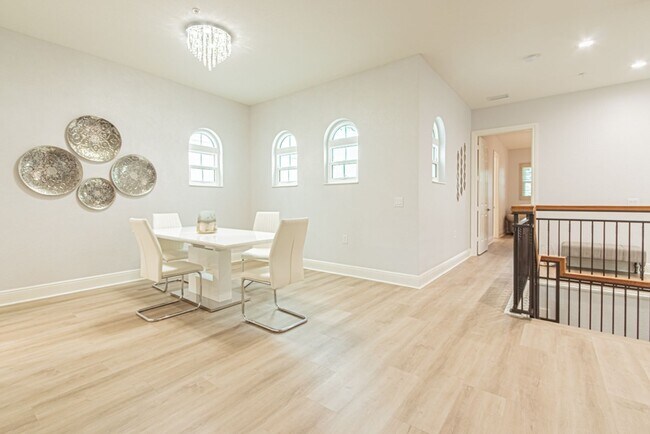 Building Photo - Seasonal Fully Furnished Luxury Home in Fiddler's Creek - AVAIL NOW