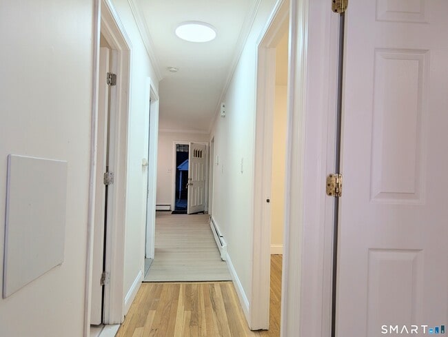 Building Photo - 186 Marigold Ave