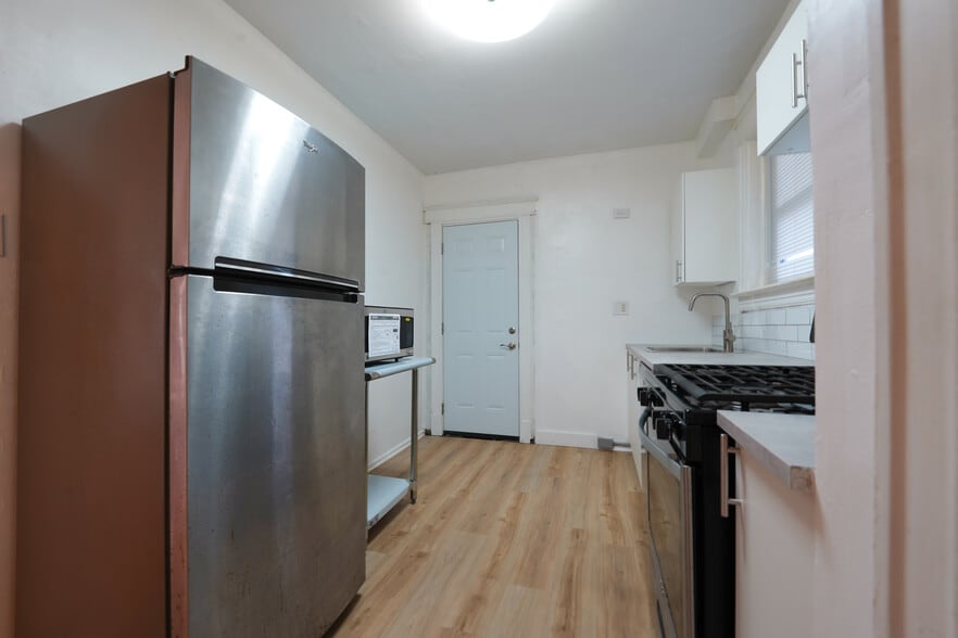 Building Photo - 724 Heman Ave