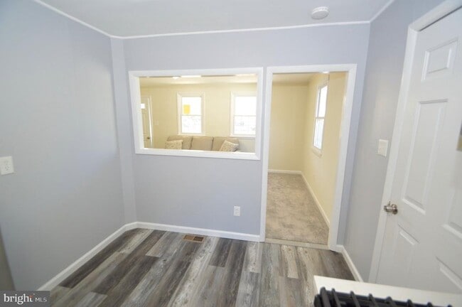 Building Photo - 267 Mott Ave