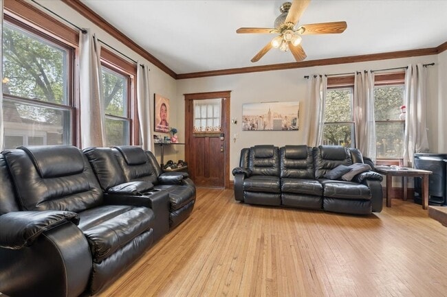 Building Photo - 362 Evans Ave