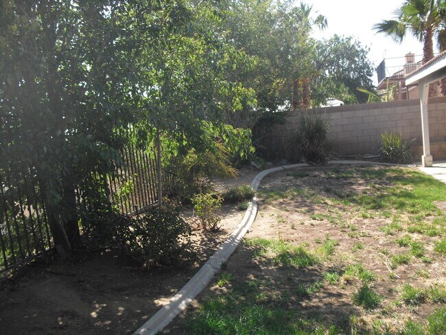 Building Photo - 4209 Grandview Dr