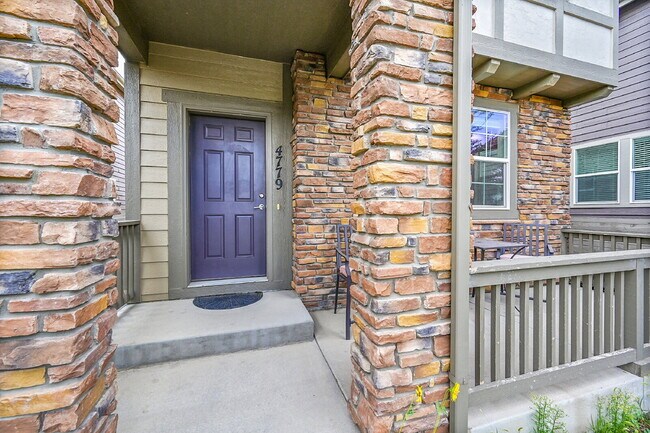 Building Photo - $2,850.00 - 3 Bedrooms, 2.5 Bathrooms, Sin...