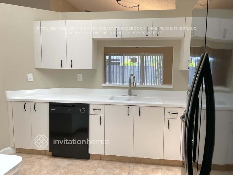 Building Photo - 14624 SW 127th Ct