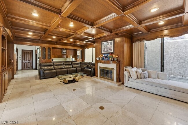 Building Photo - 2834 Queens Courtyard Dr