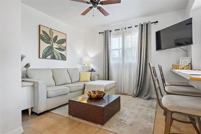 Building Photo - 2810 2nd Ave S