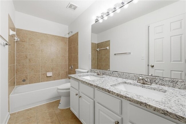 Building Photo - 3680 Moor Pointe Dr