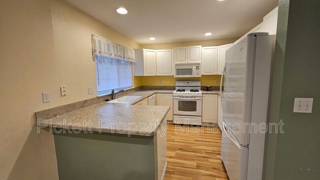 Building Photo - 12596 Deer Park Ln NW