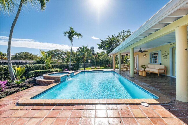 Building Photo - 11401 SW 72nd Pl