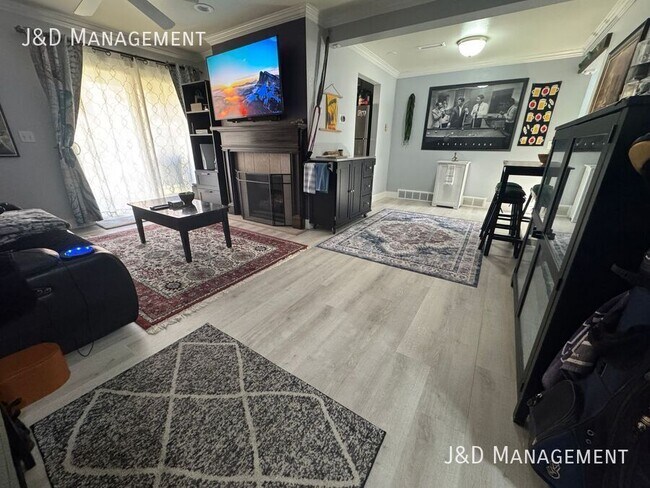 Building Photo - 2416 S Elizabeth St