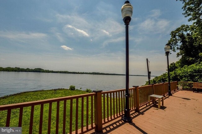 Building Photo - 44303 Delaire Landing Rd