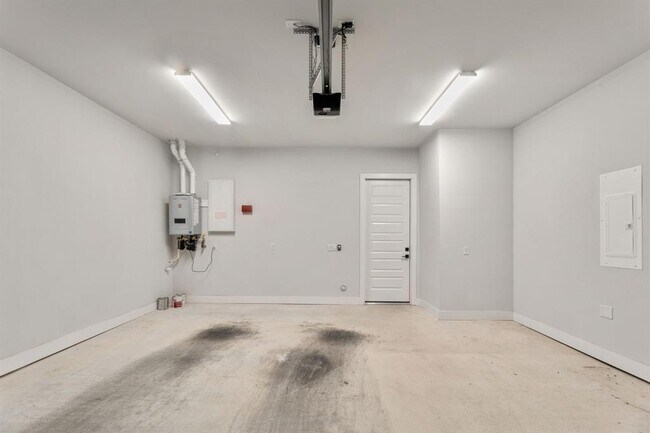 Building Photo - 4021 Manifest Ln