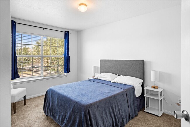 Building Photo - 2515 Bammelwood Dr