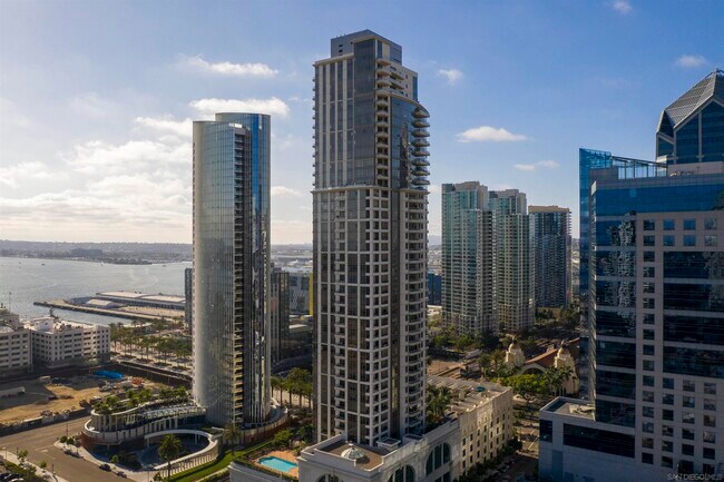 Building Photo - 700 W E St