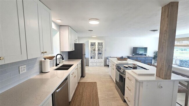 Building Photo - 1210 Maryknoll Rd