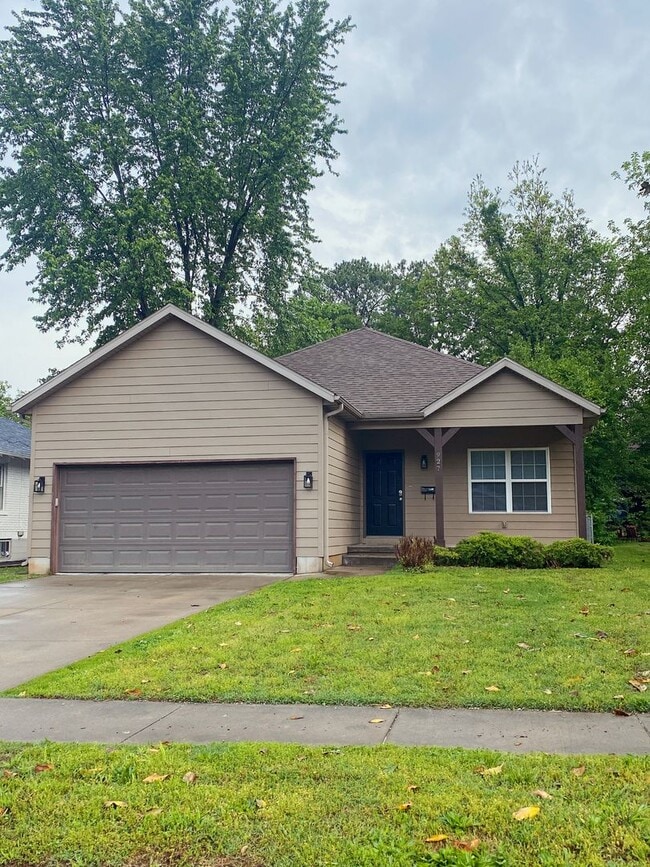 Building Photo - NEW 3bed 3bath house with a 2 car garage