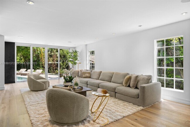 Building Photo - 575 Bay Point Rd