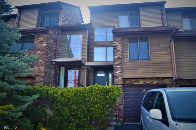 Primary Photo - 19 Ross Rd