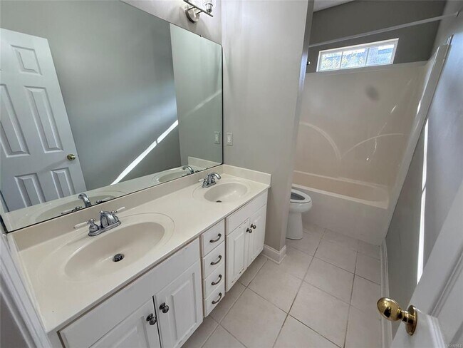 Building Photo - 601 Prairie View Dr