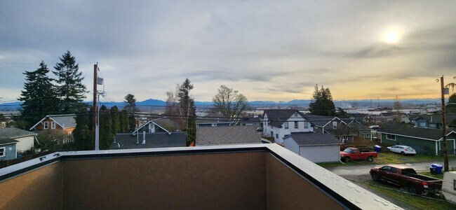 Building Photo - 3213150