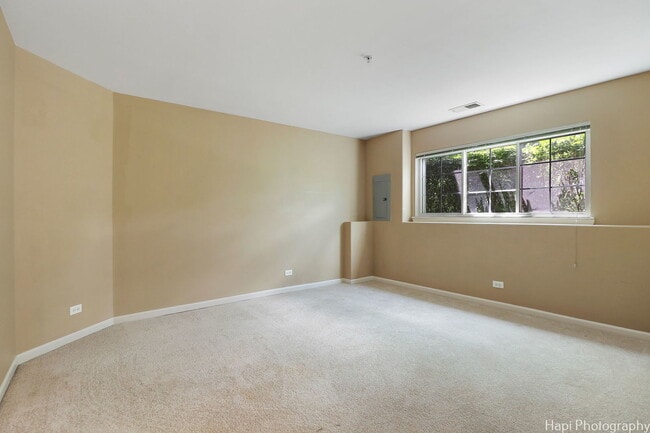 Building Photo - 719 Hanbury Dr