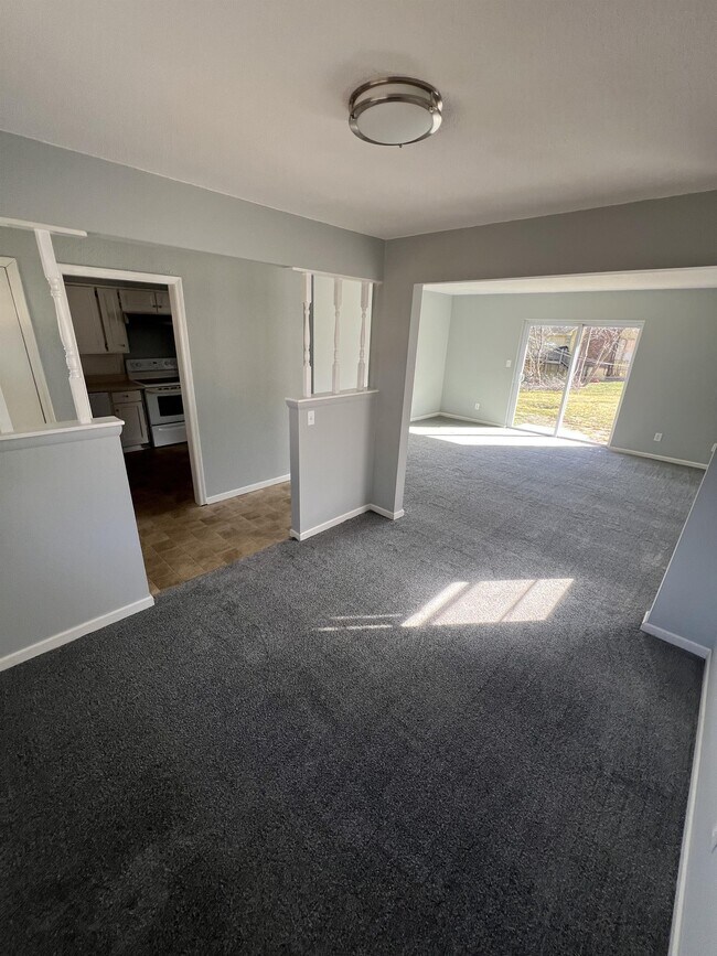 Building Photo - 16913 E 35th Terrace S