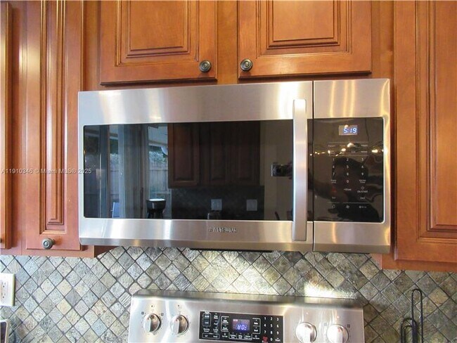 Building Photo - 1118 N 46th Ave