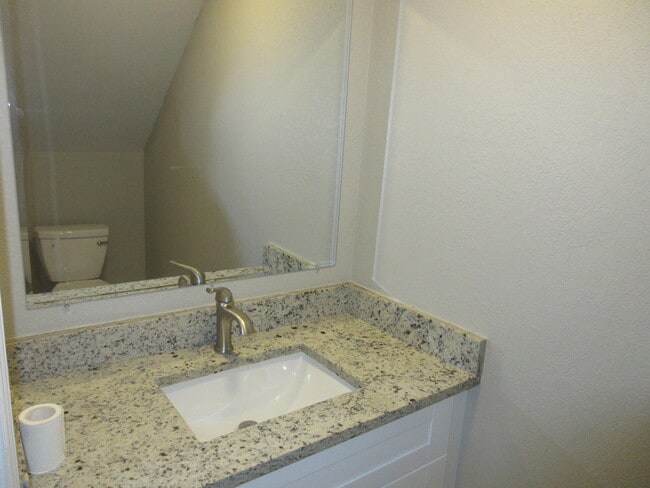 Building Photo - 401 Cypress Wy
