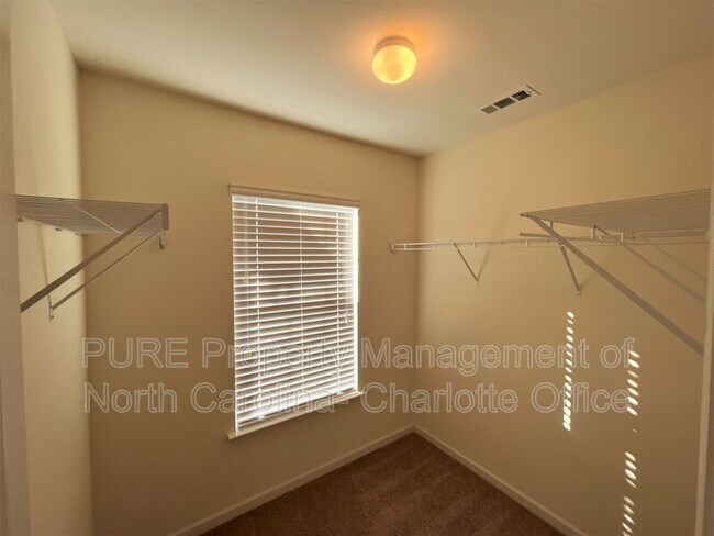 Building Photo - 7627 Galvin St