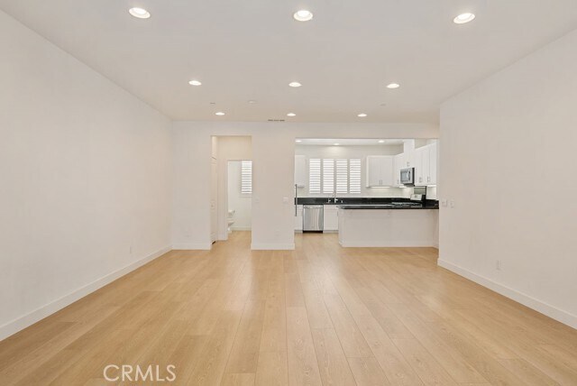 Building Photo - 5750 Acacia Ln
