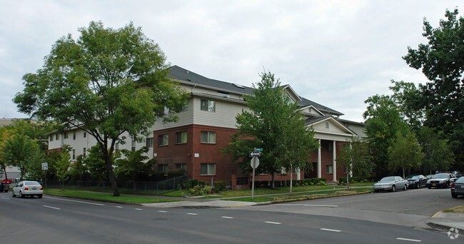Primary Photo - Hilyard House Apartments