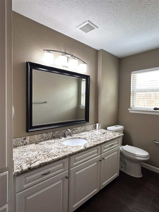 Building Photo - 1766 Maux Dr