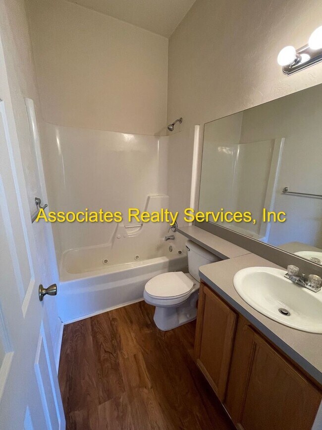 Building Photo - JUST REDUCED! Close to Campus!! 2Br/2.5Ba-...