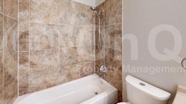 Building Photo - 804 Squire Ct