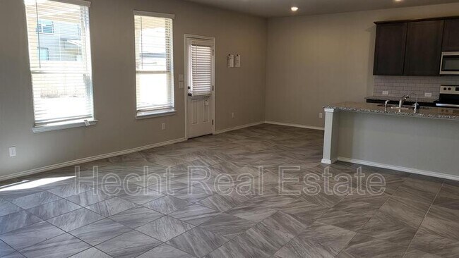 Building Photo - 2440 Ayers Dr