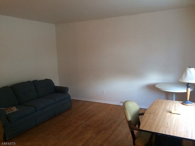 Building Photo - 30 Andrea Dr