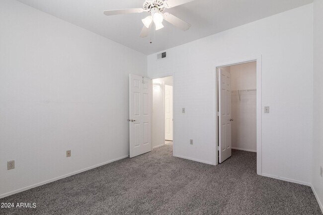 Building Photo - 11375 E Sahuaro Dr