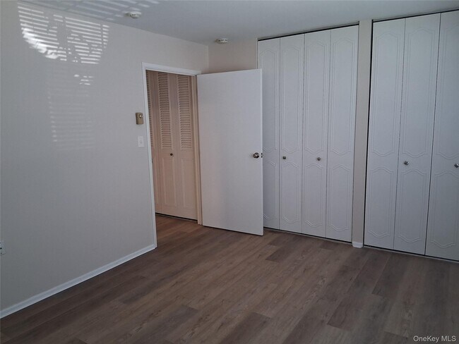 Building Photo - 168 Ventry Ct