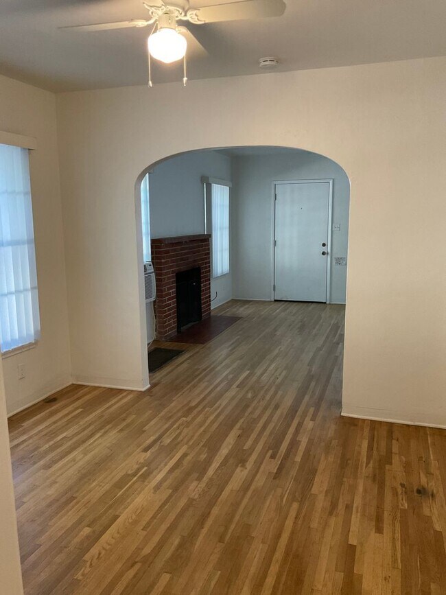 Building Photo - 2 Bedroom 1.75 Bathroom in Riverside