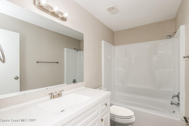 Building Photo - 1366 Whaling Ave SE