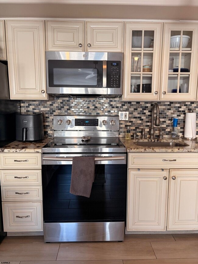 Building Photo - 9704 Ventnor Ave