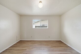 Building Photo - 4506 Jamaica Ln